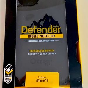 iPhone 11 Defender case